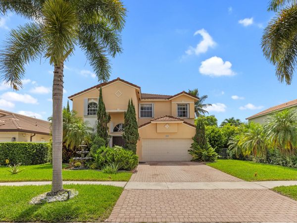 1021 NW 185th Avenue, Pembroke Pines, FL 33029