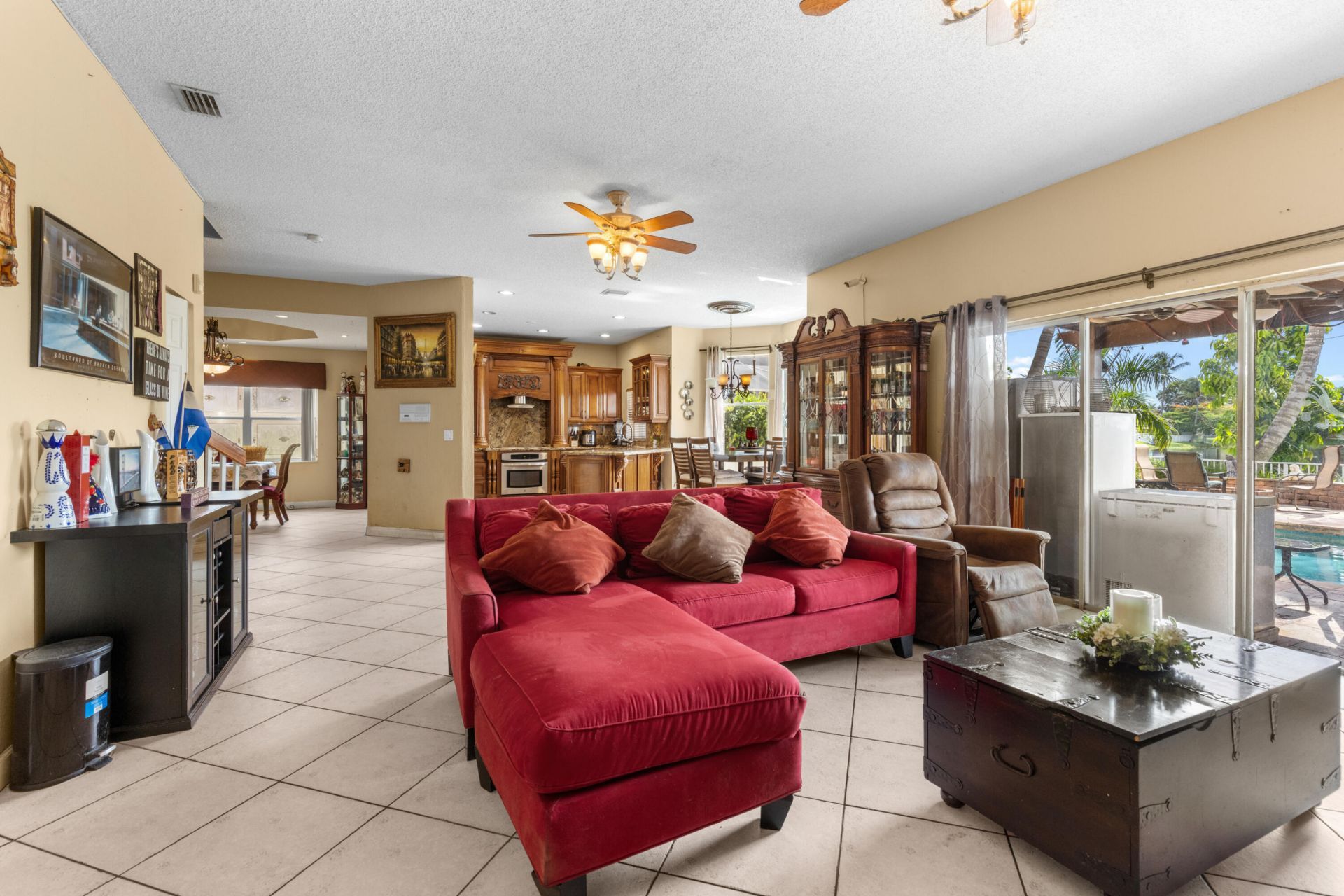 1021 NW 185th Avenue, Pembroke Pines, FL 33029 Photo