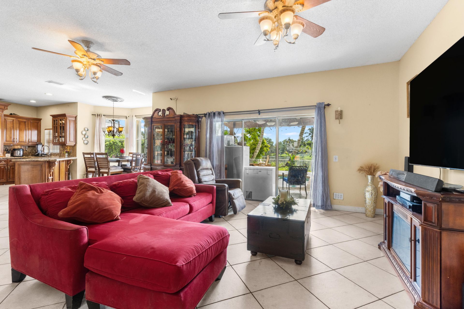 1021 NW 185th Avenue, Pembroke Pines, FL 33029 Photo
