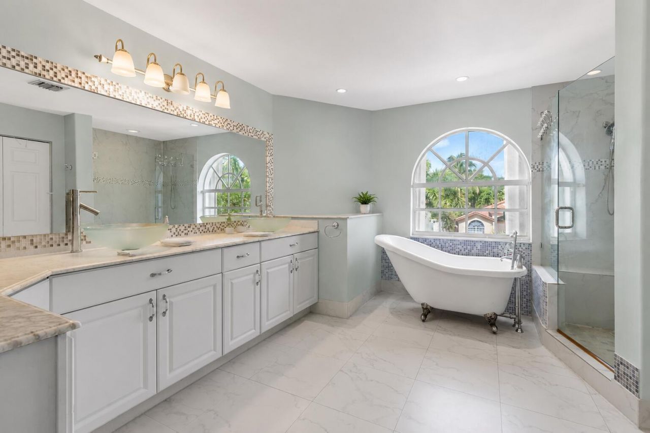 1021 NW 185th Avenue, Pembroke Pines, FL 33029 Photo