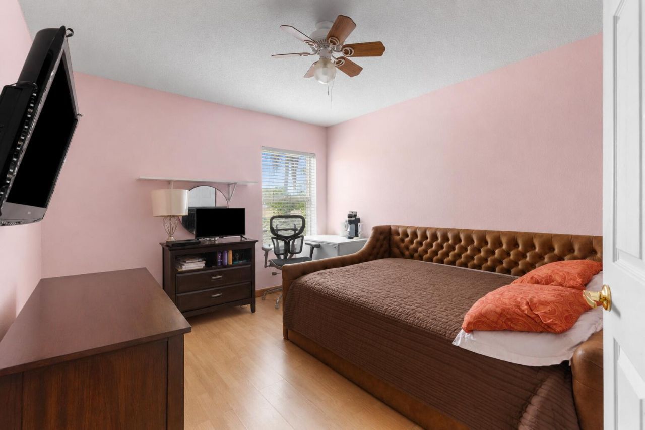 1021 NW 185th Avenue, Pembroke Pines, FL 33029 Photo