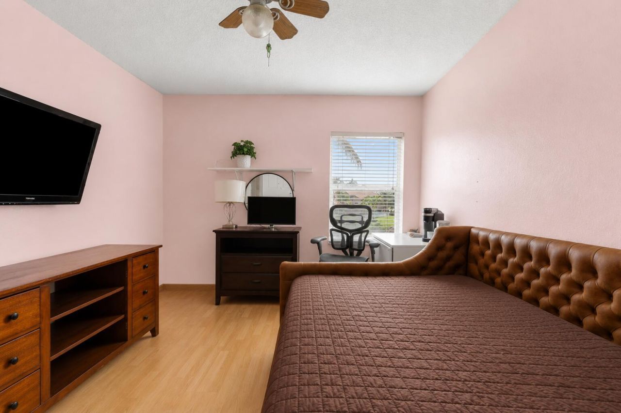 1021 NW 185th Avenue, Pembroke Pines, FL 33029 Photo