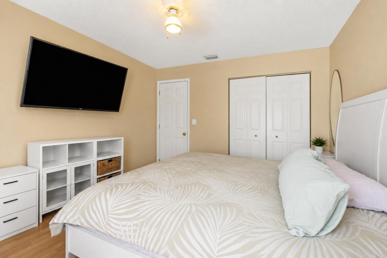 1021 NW 185th Avenue, Pembroke Pines, FL 33029 Photo