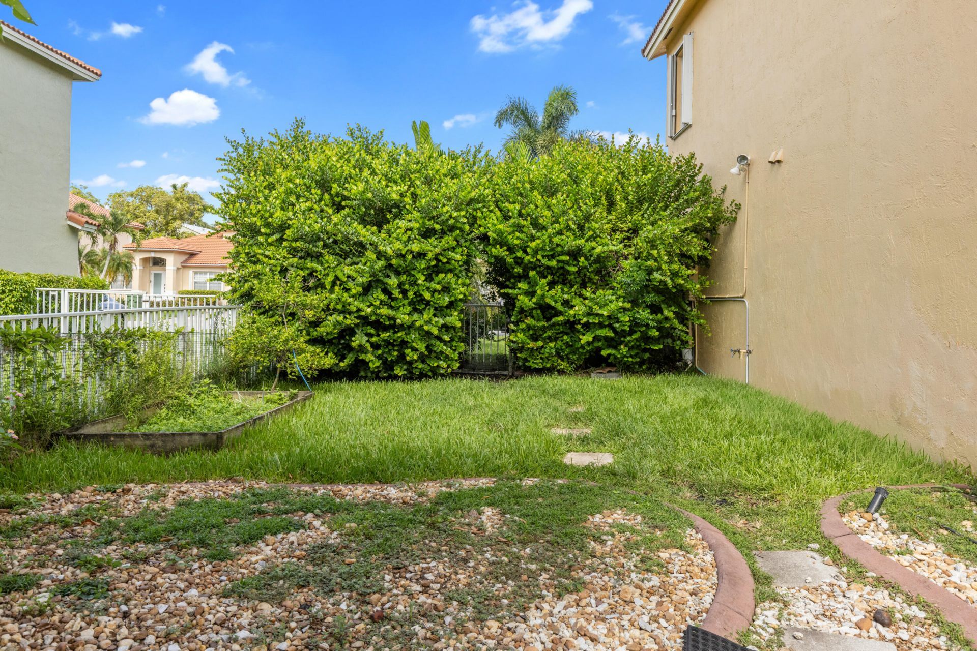 1021 NW 185th Avenue, Pembroke Pines, FL 33029 Photo