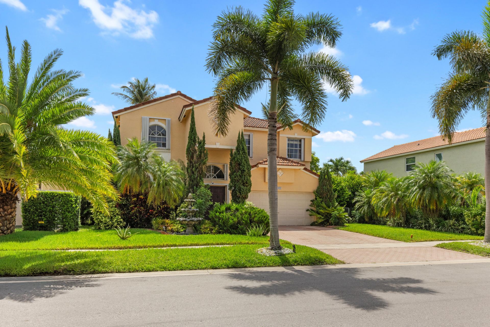 1021 NW 185th Avenue, Pembroke Pines, FL 33029 Photo