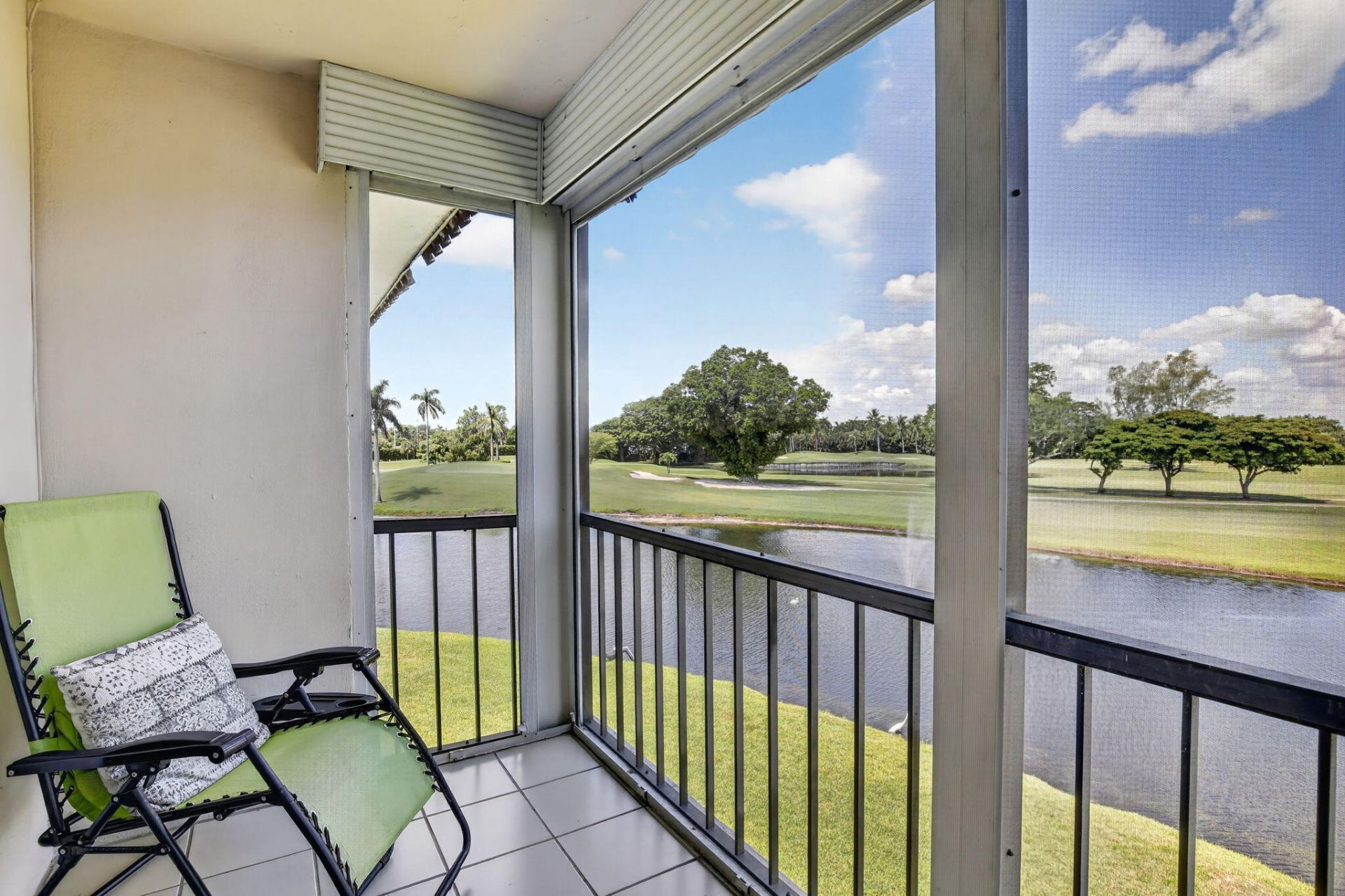 9923 S Hollybrook Lake Drive, Unit 305, Pembroke Pines, FL 33025 Photo