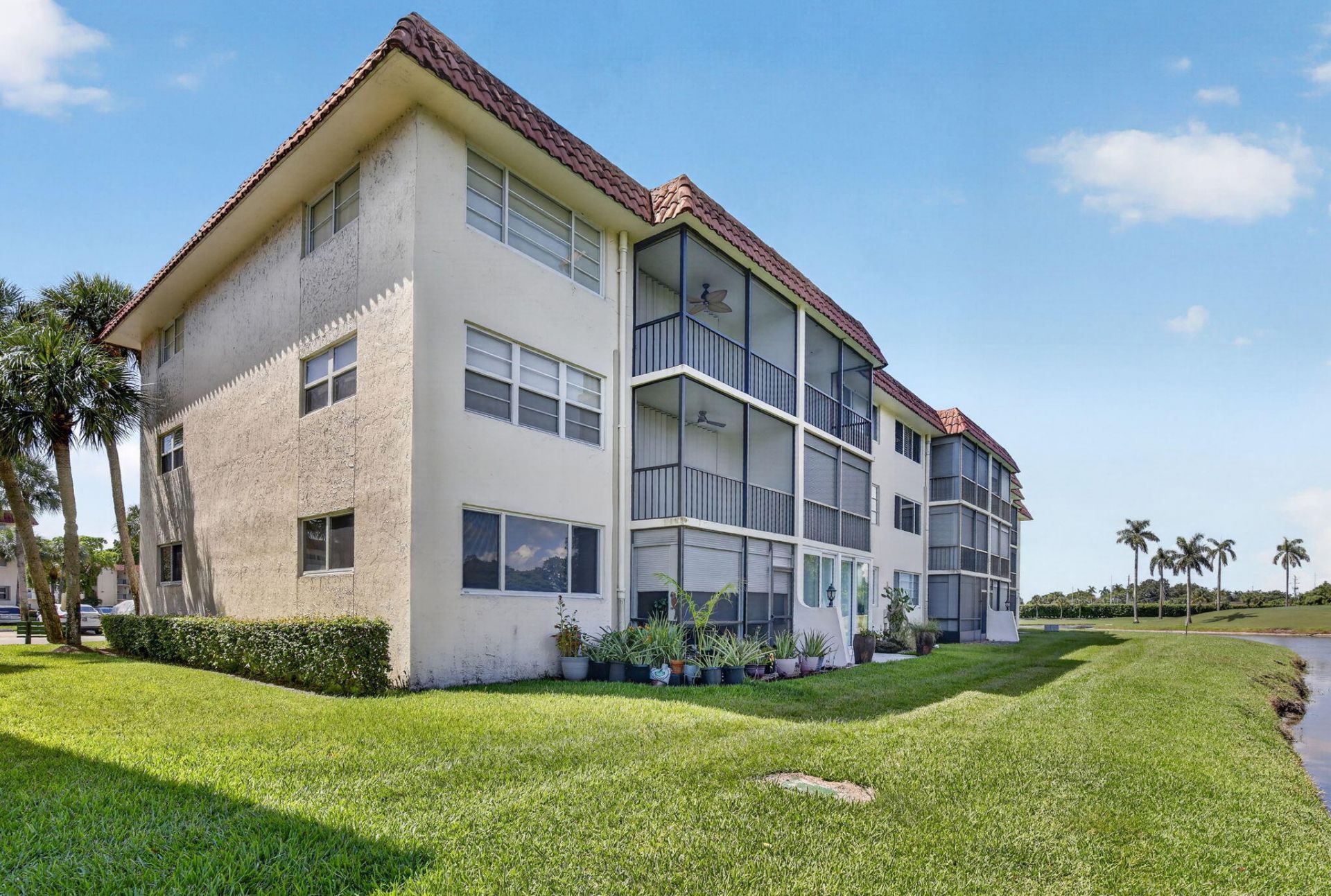 9923 S Hollybrook Lake Drive, Unit 305, Pembroke Pines, FL 33025 Photo
