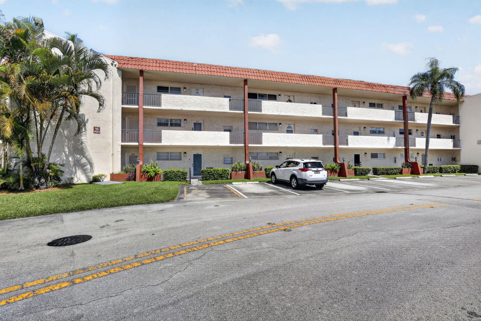 9923 S Hollybrook Lake Drive, Unit 305, Pembroke Pines, FL 33025 Photo