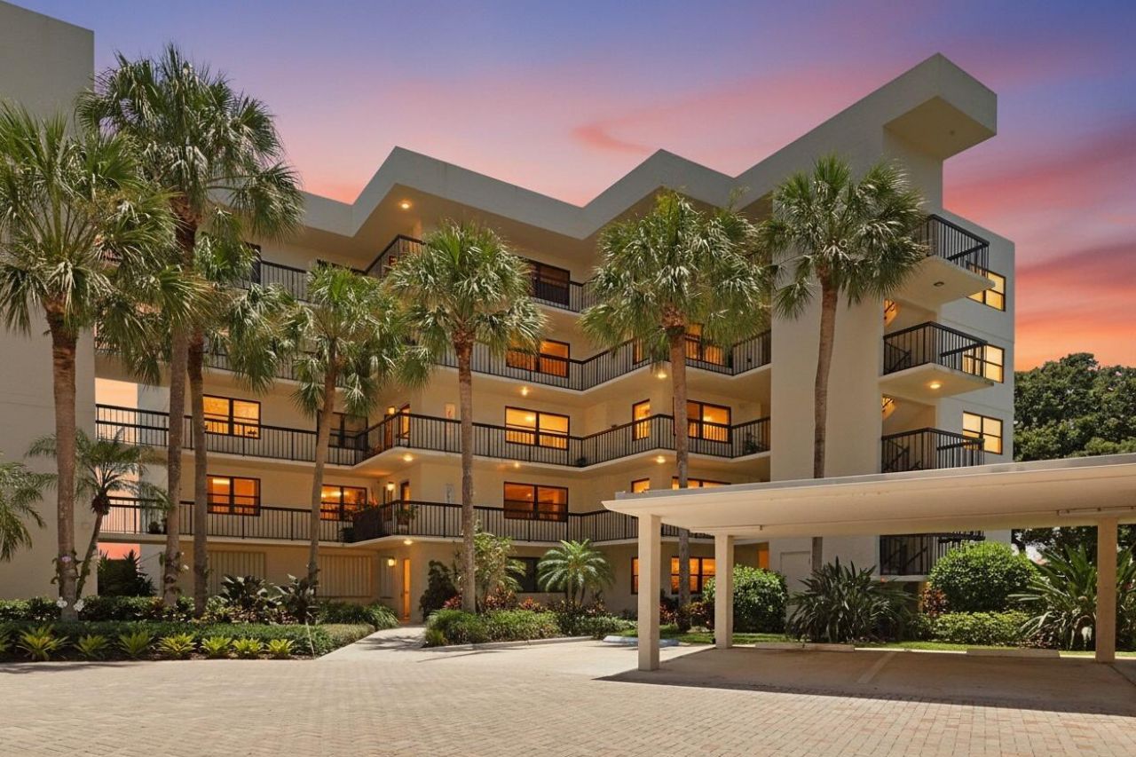 374 Golfview Road, Unit 205, North Palm Beach, FL 33408 Photo