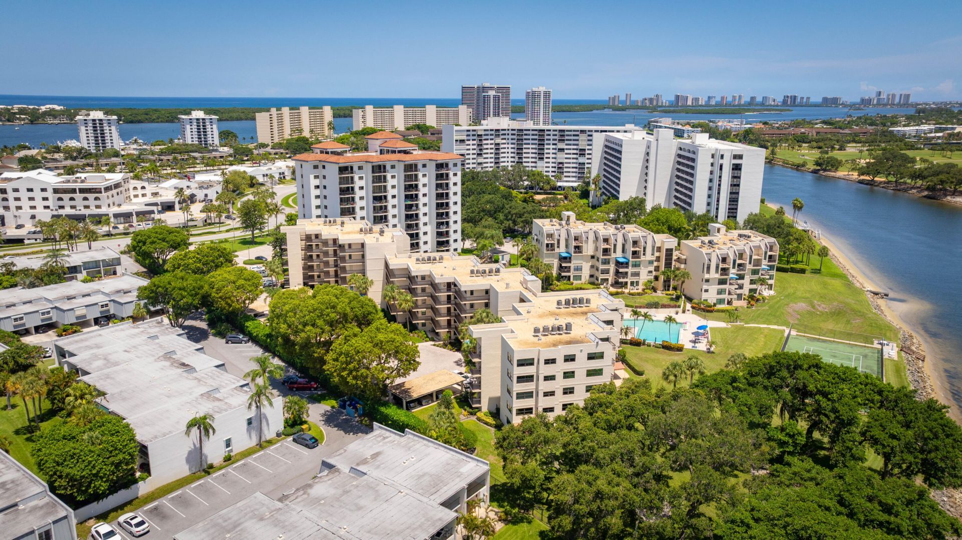 374 Golfview Road, Unit 205, North Palm Beach, FL 33408 Photo
