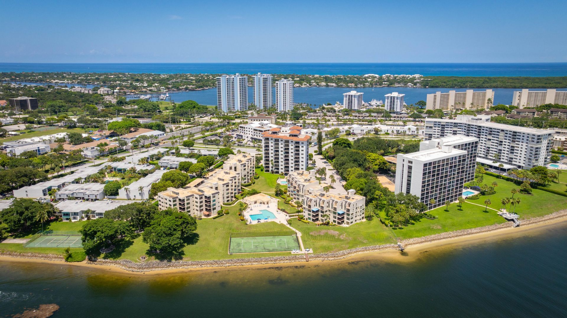 374 Golfview Road, Unit 205, North Palm Beach, FL 33408 Photo
