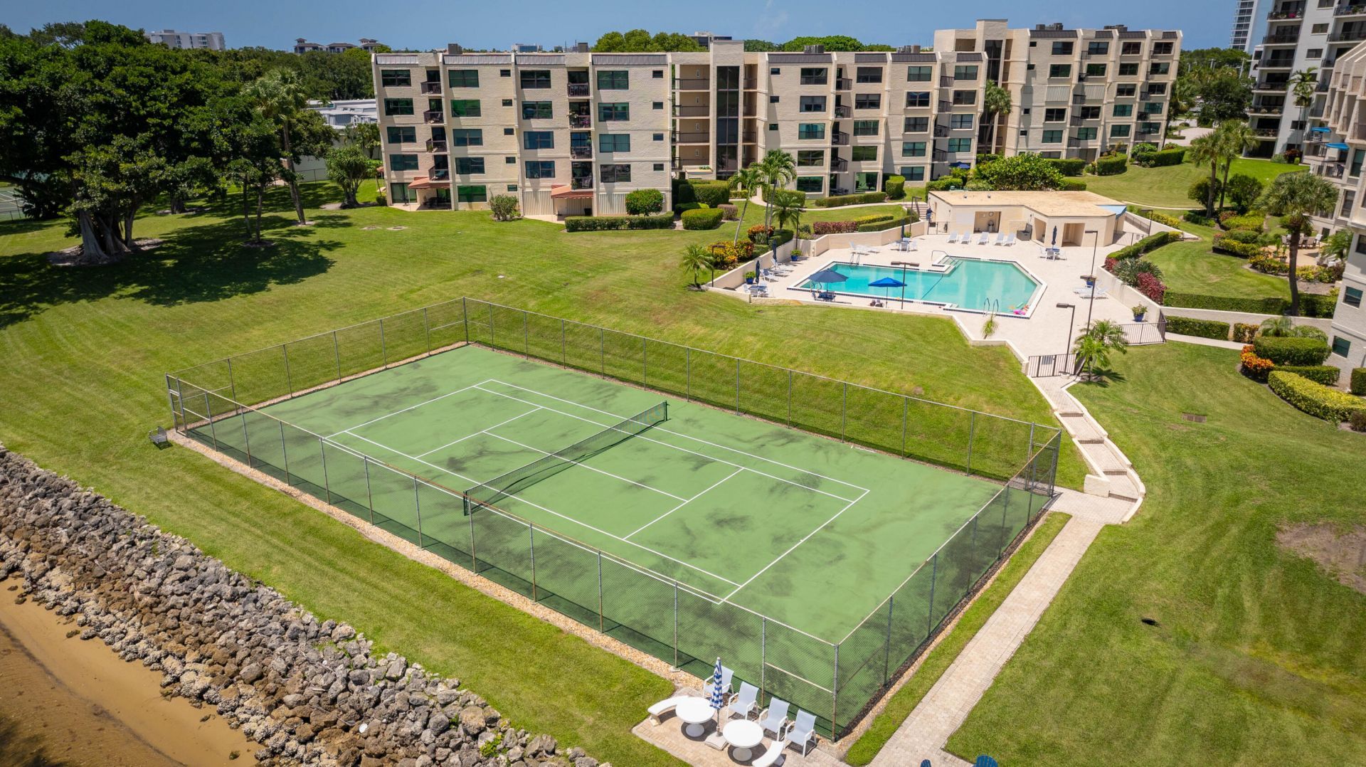 374 Golfview Road, Unit 205, North Palm Beach, FL 33408 Photo