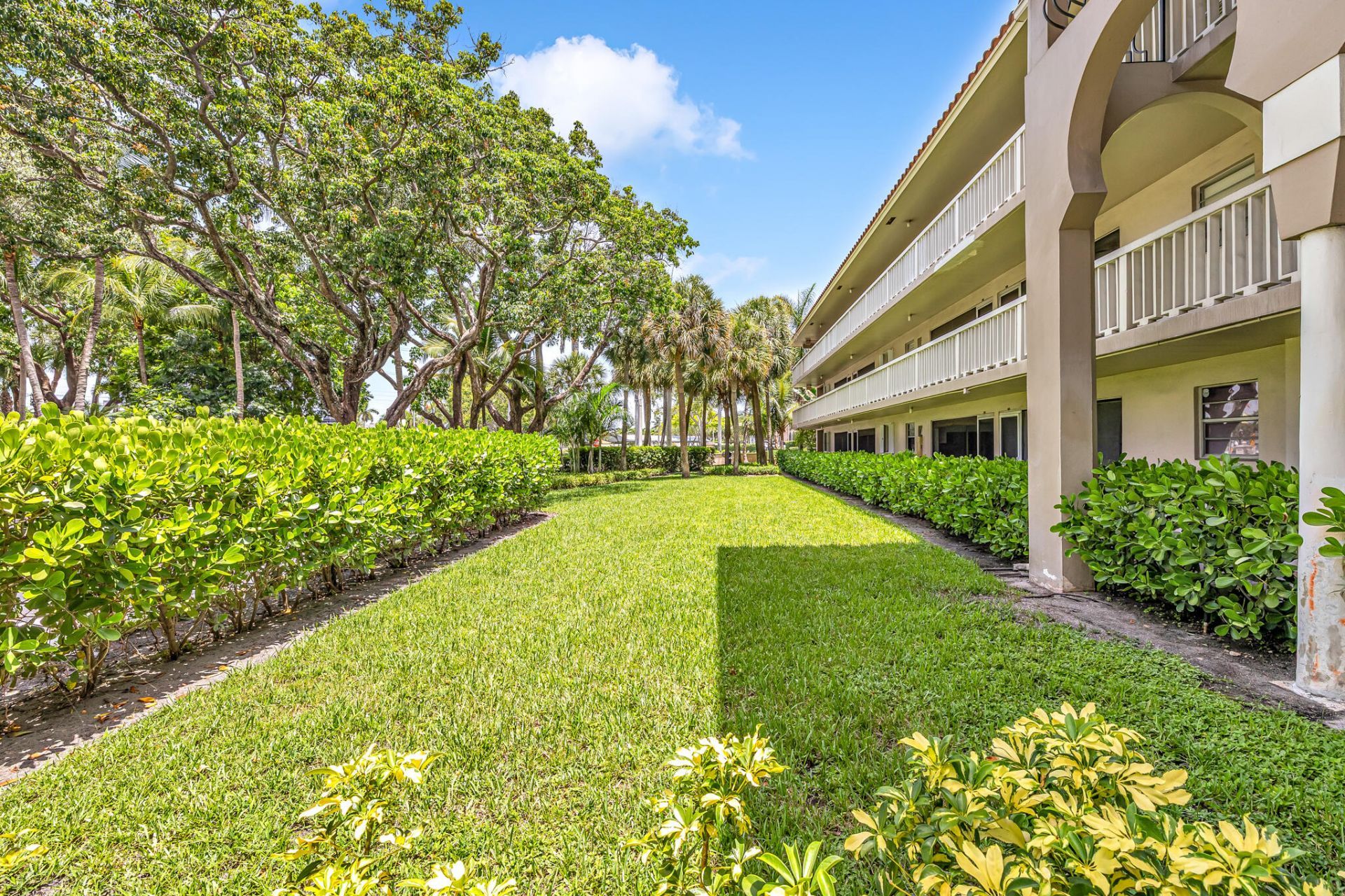 100 Royal Palm Way, Unit 1030, Boca Raton, FL 33432 Photo