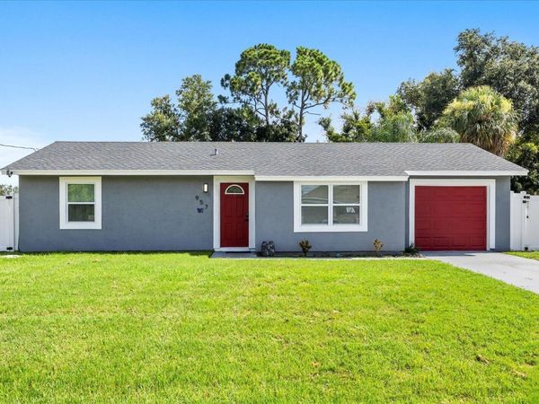 957 SW Nichols Terrace, Port St. Lucie, FL 34953
