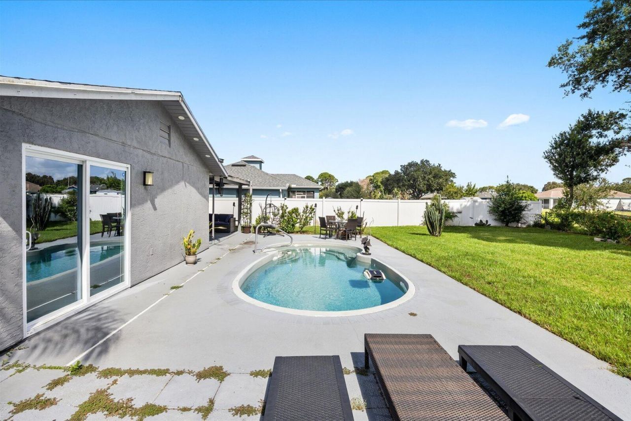 957 SW Nichols Terrace, Port Saint Lucie, FL 34953 Photo
