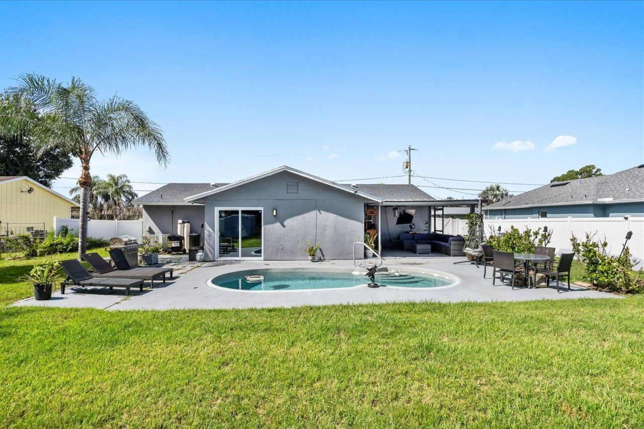 957 SW Nichols Terrace, Port Saint Lucie, FL 34953 Photo