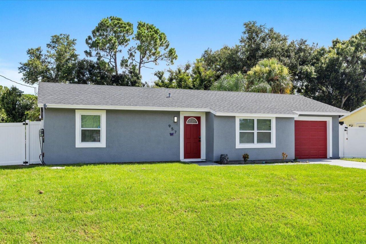 957 SW Nichols Terrace, Port Saint Lucie, FL 34953 Photo