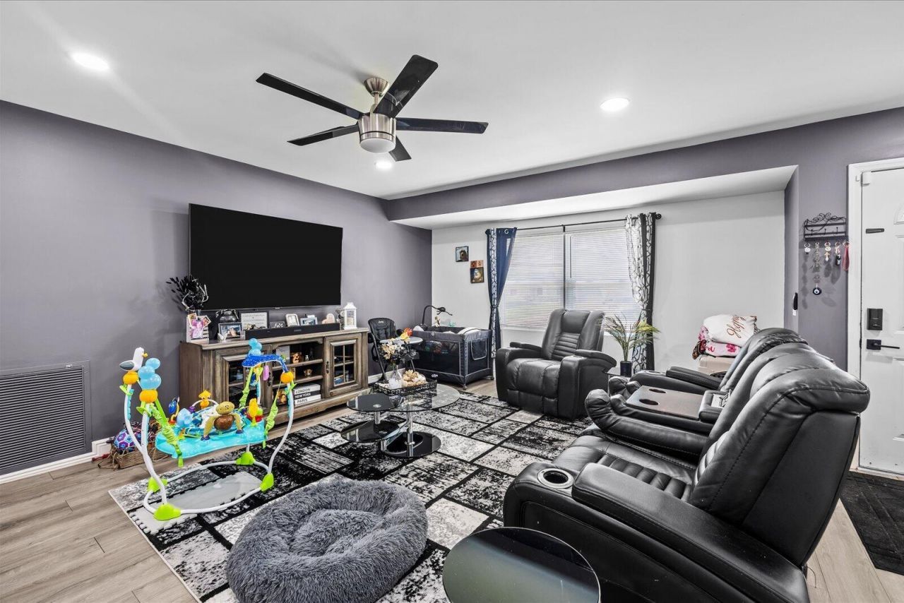 957 SW Nichols Terrace, Port Saint Lucie, FL 34953 Photo