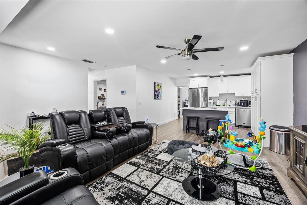 957 SW Nichols Terrace, Port Saint Lucie, FL 34953 Photo