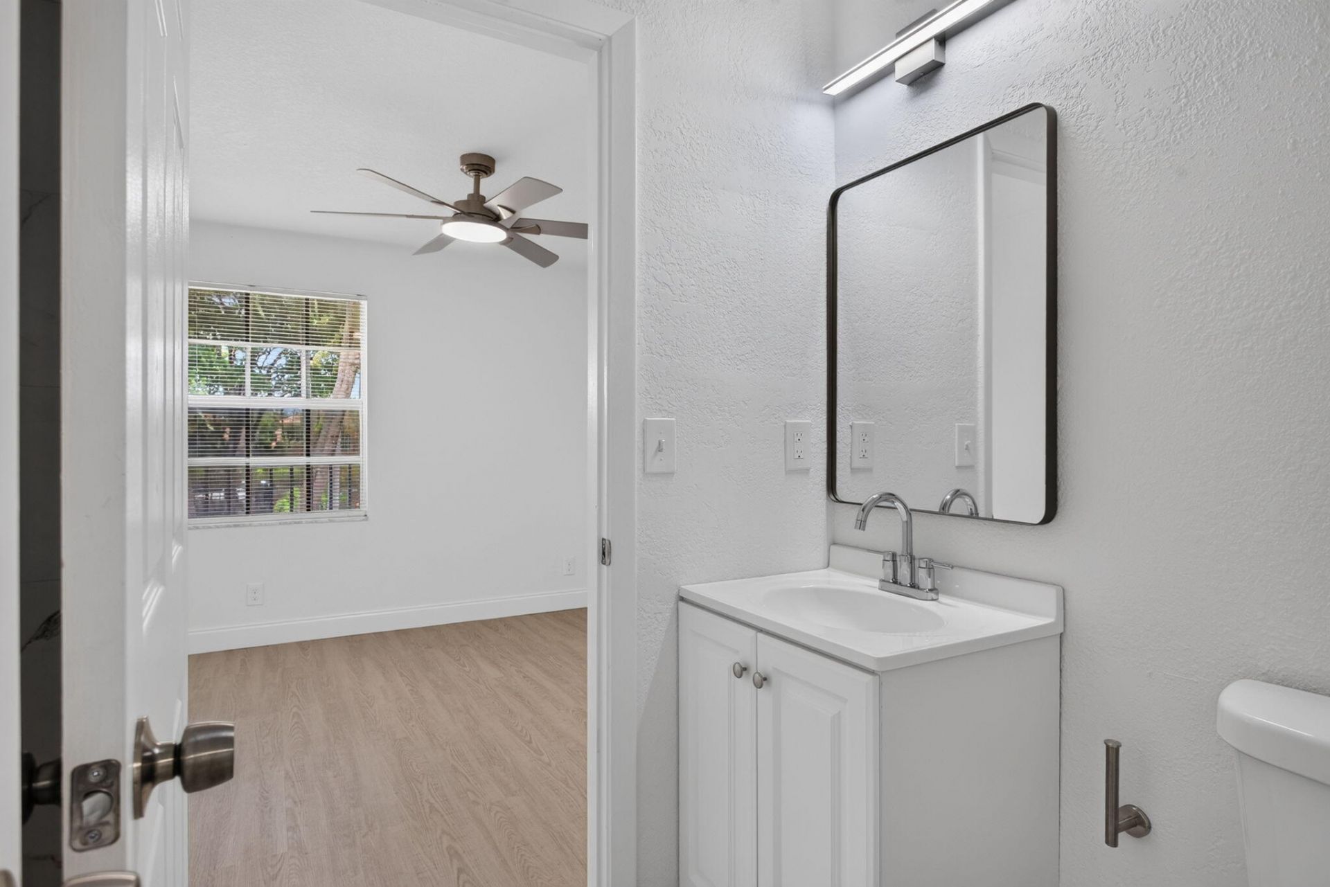 11451 Lakeview Drive, Unit 3a, Coral Springs, FL 33071 Photo