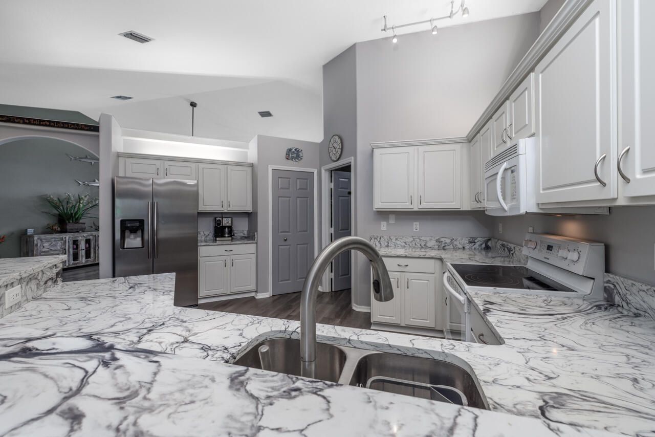 8173 SE Carlton Street, Hobe Sound, FL 33455 Photo