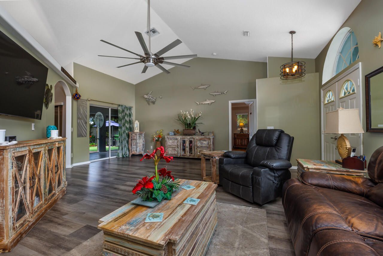 8173 SE Carlton Street, Hobe Sound, FL 33455 Photo