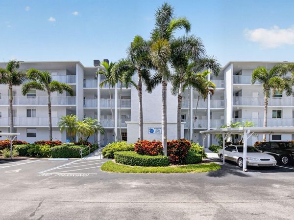 689 NE 6th Court, Boynton Beach, FL 33435