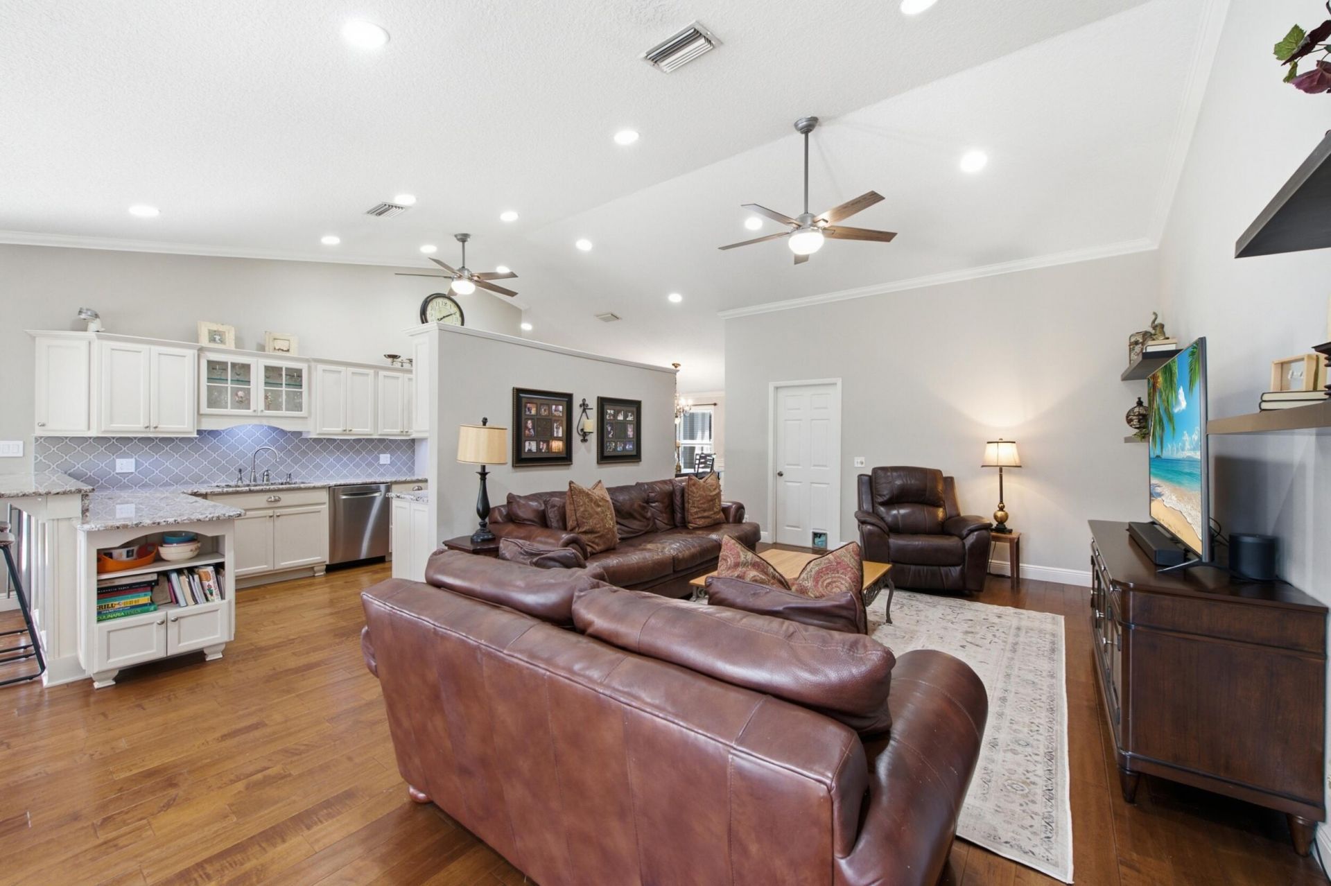 805 Daffodil Drive, Wellington, FL 33414 Photo