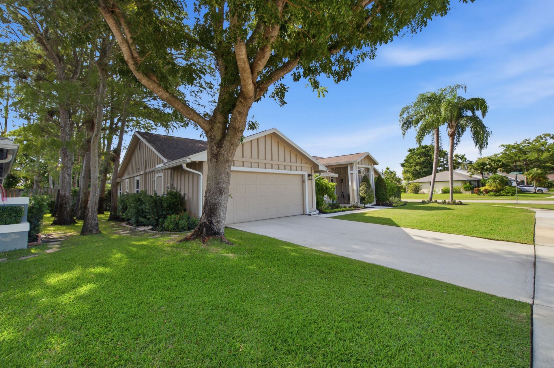 805 Daffodil Drive, Wellington, FL 33414 Photo