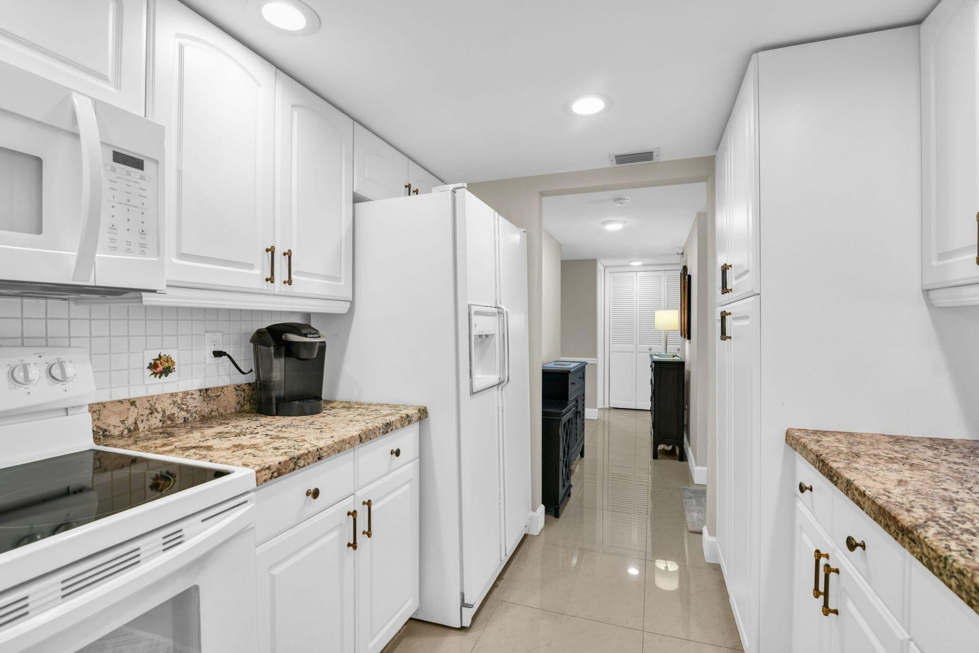 899 Jeffery Street, Unit 301, Boca Raton, FL 33487 Photo