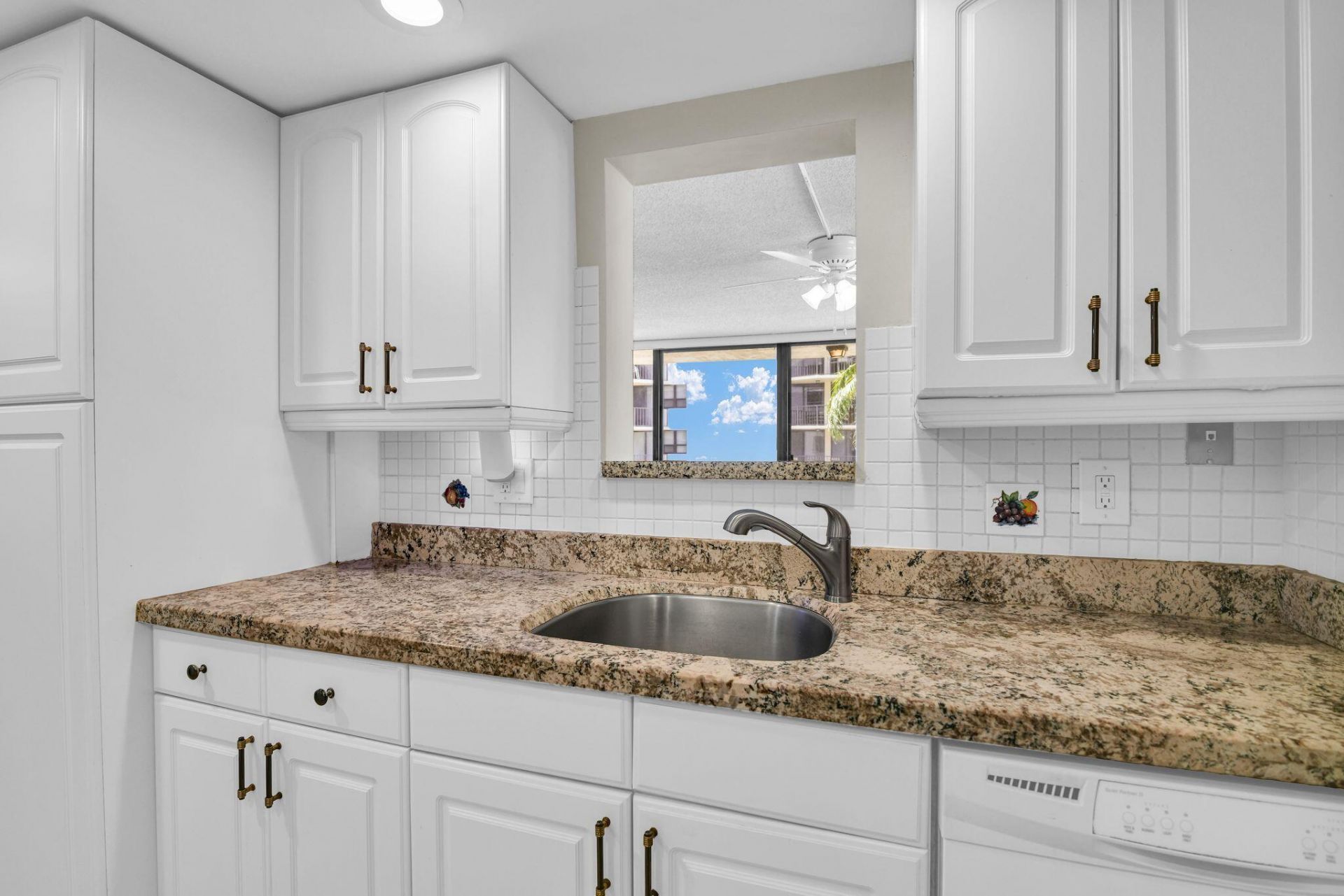 899 Jeffery Street, Unit 301, Boca Raton, FL 33487 Photo