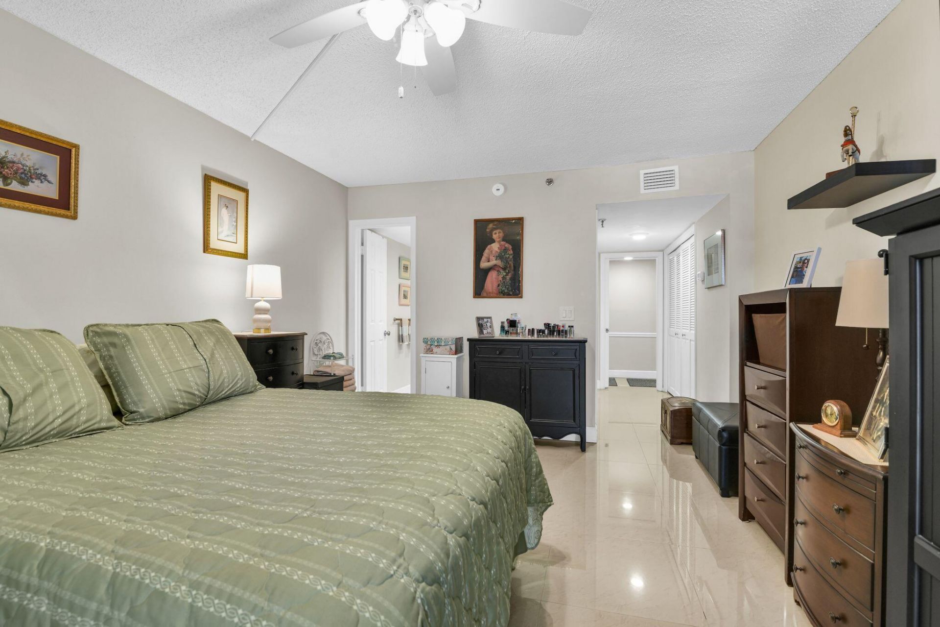 899 Jeffery Street, Unit 301, Boca Raton, FL 33487 Photo