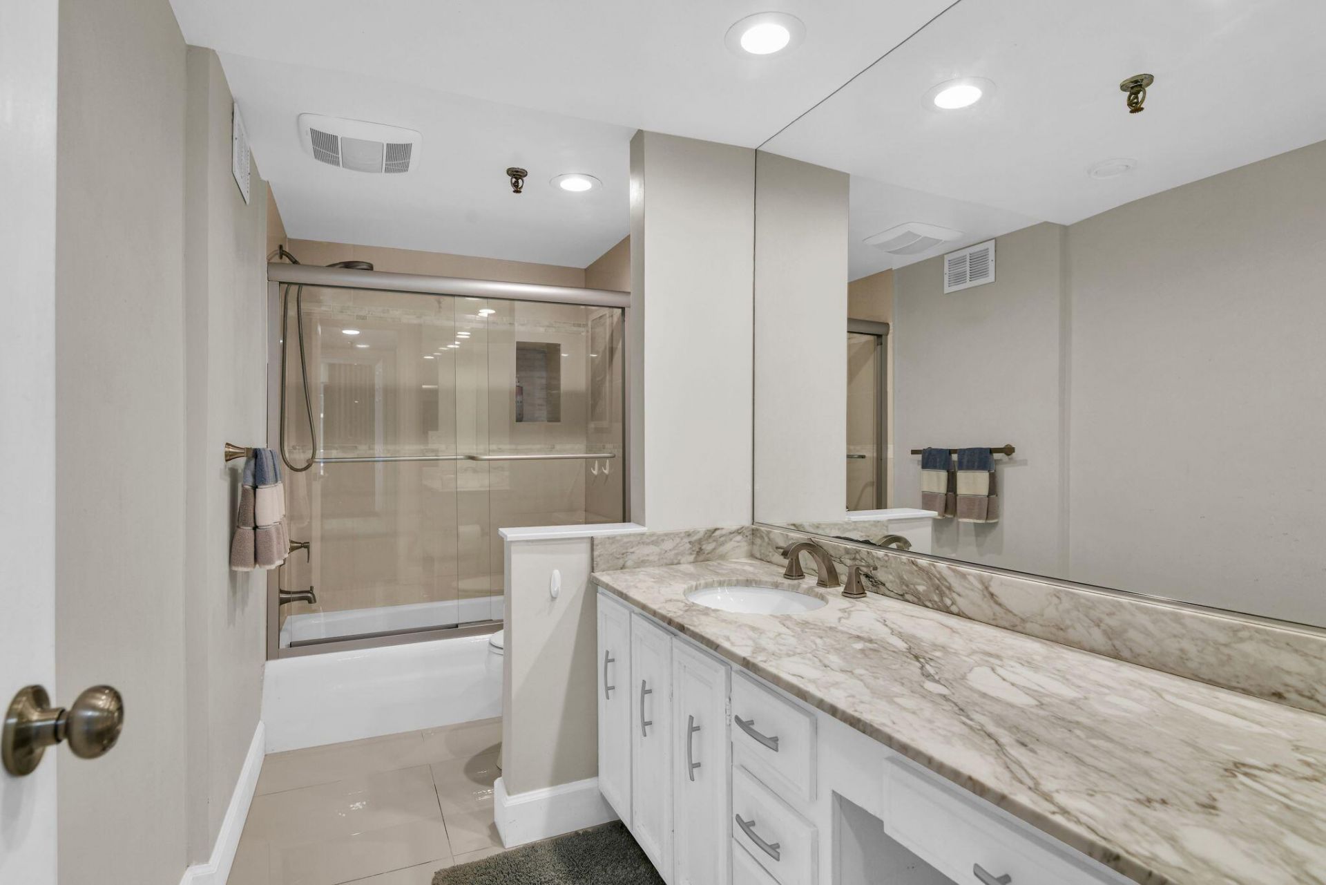 899 Jeffery Street, Unit 301, Boca Raton, FL 33487 Photo