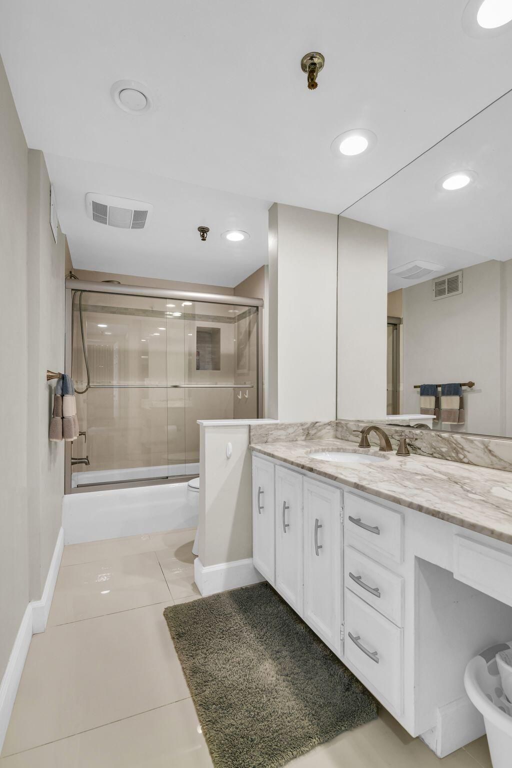 899 Jeffery Street, Unit 301, Boca Raton, FL 33487 Photo