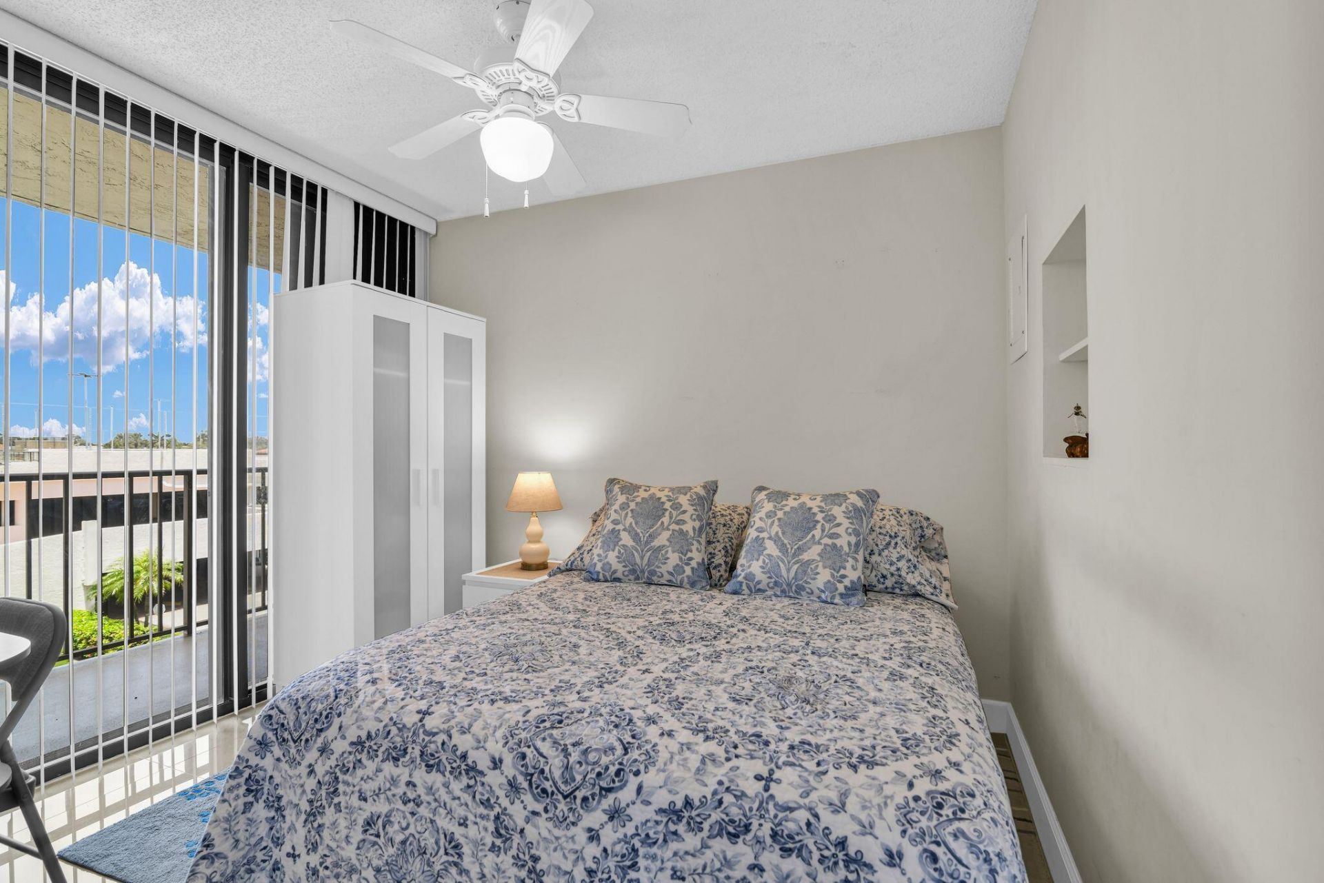 899 Jeffery Street, Unit 301, Boca Raton, FL 33487 Photo