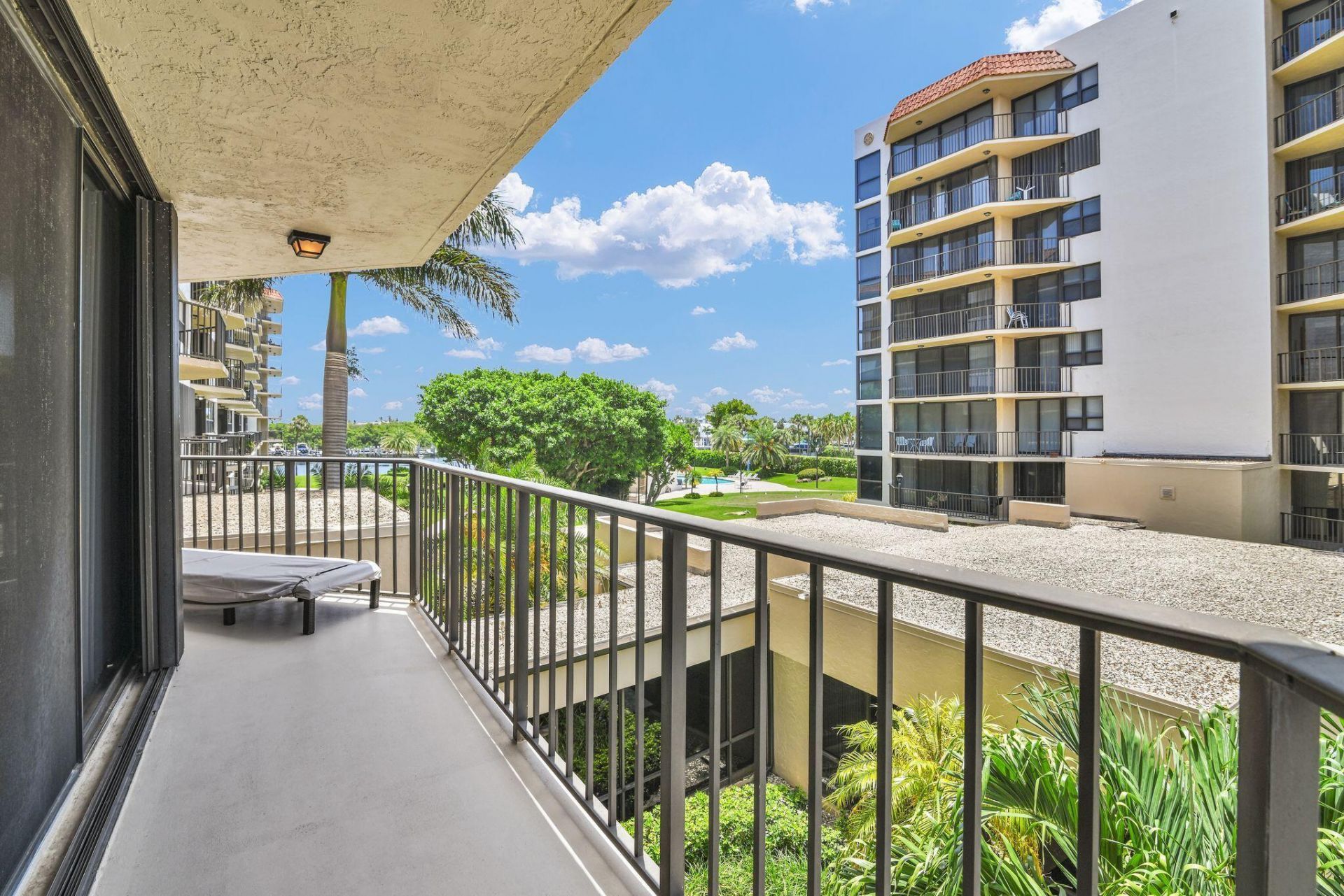 899 Jeffery Street, Unit 301, Boca Raton, FL 33487 Photo