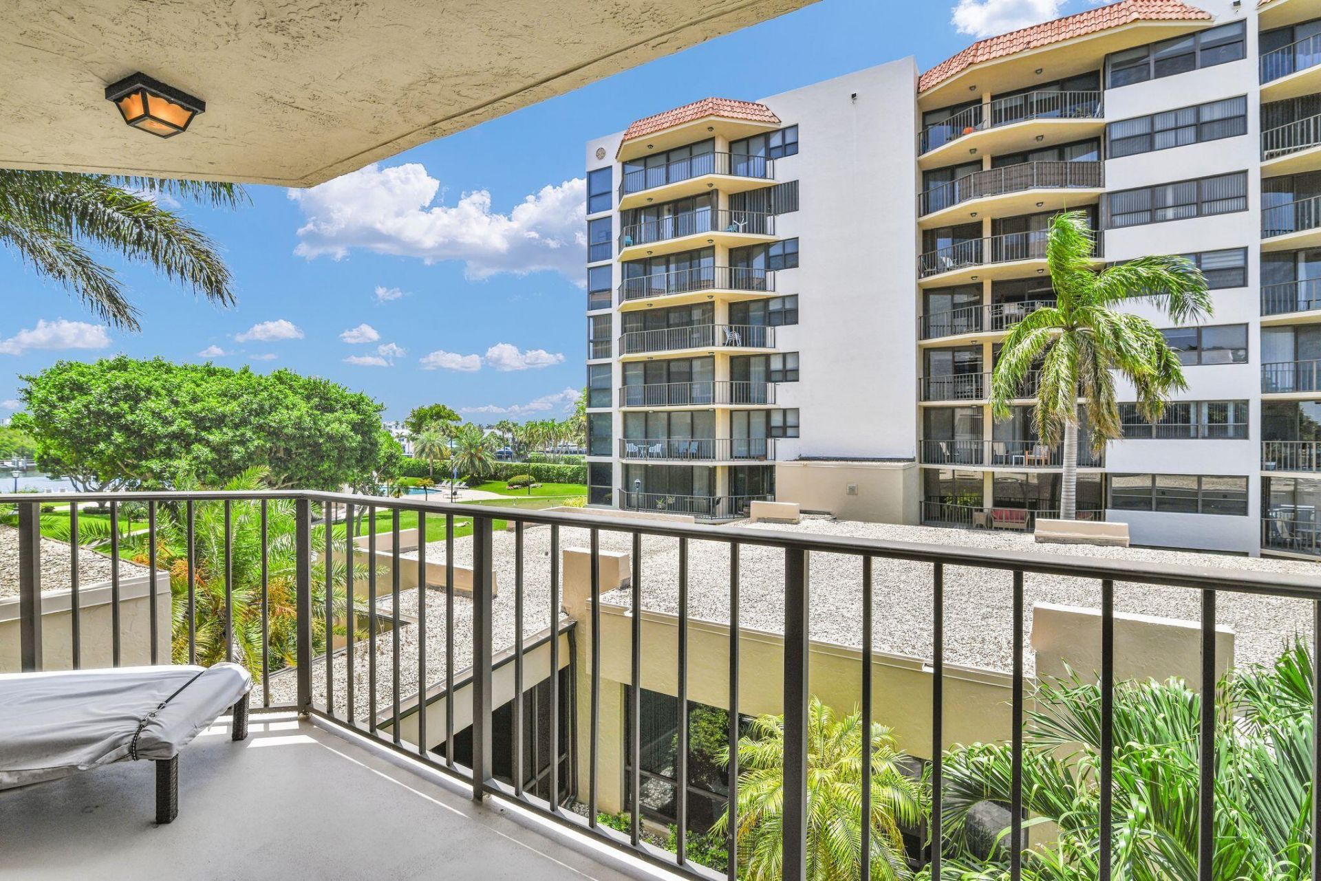 899 Jeffery Street, Unit 301, Boca Raton, FL 33487 Photo