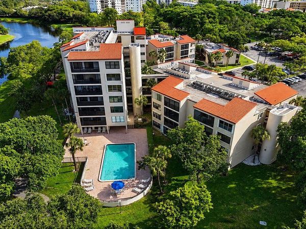 2322 S Cypress Bend Drive, Unit 311, Pompano Beach, FL 33069