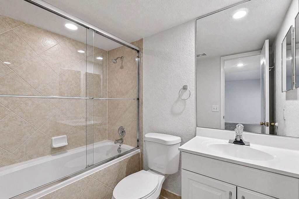 2322 S Cypress Bend Drive, Unit 311, Pompano Beach, FL 33069 Photo