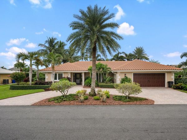 8884 SE Pelican Island Way, Hobe Sound, FL 33455