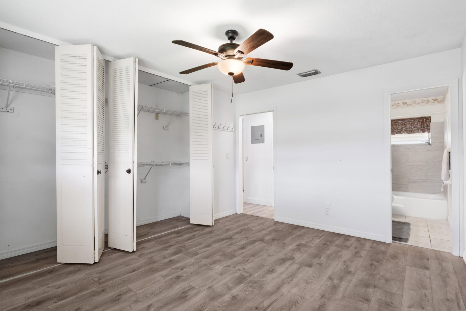 2915 Crosley Drive W, Unit G, West Palm Beach, FL 33415 Photo