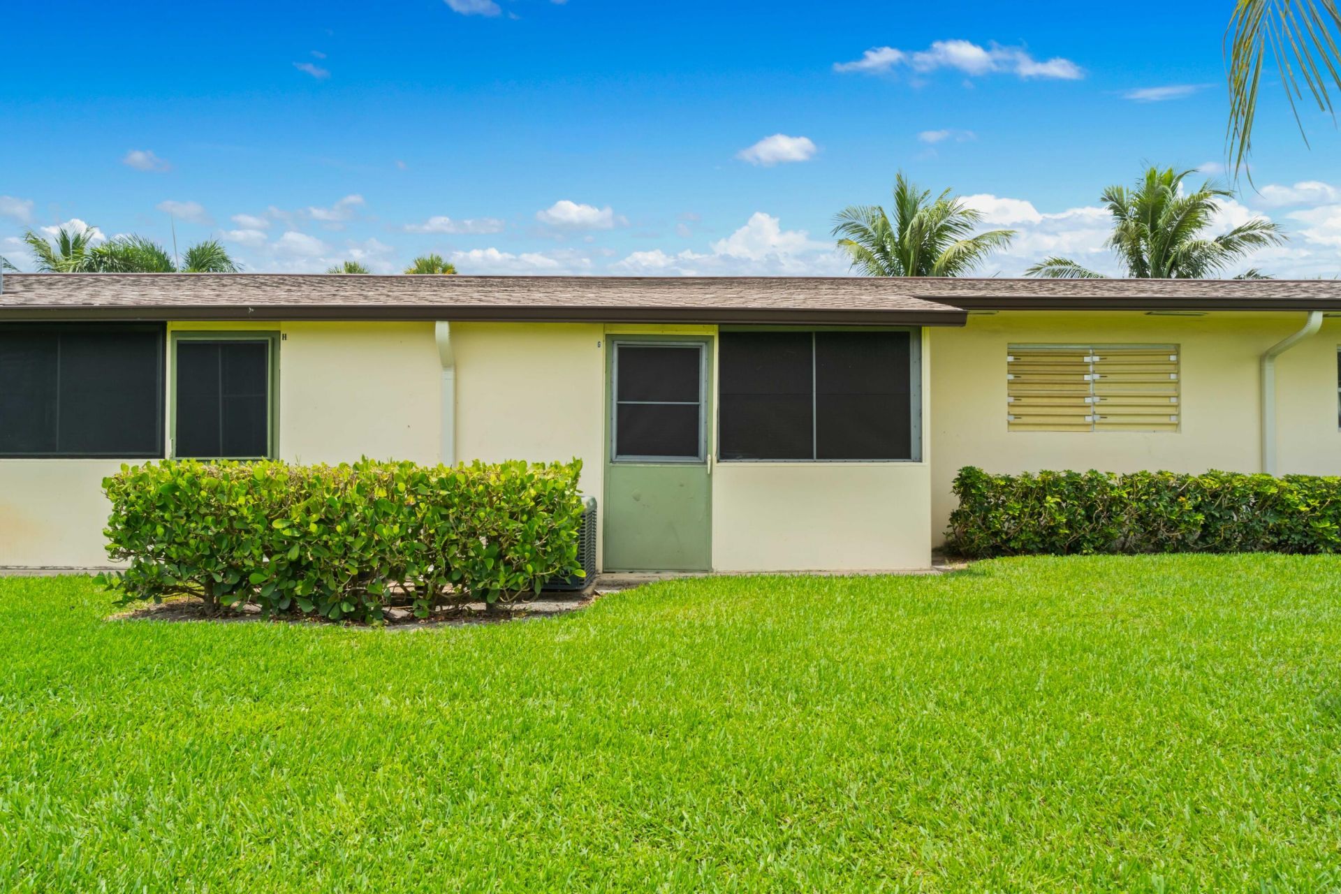 2915 Crosley Drive W, Unit G, West Palm Beach, FL 33415 Photo