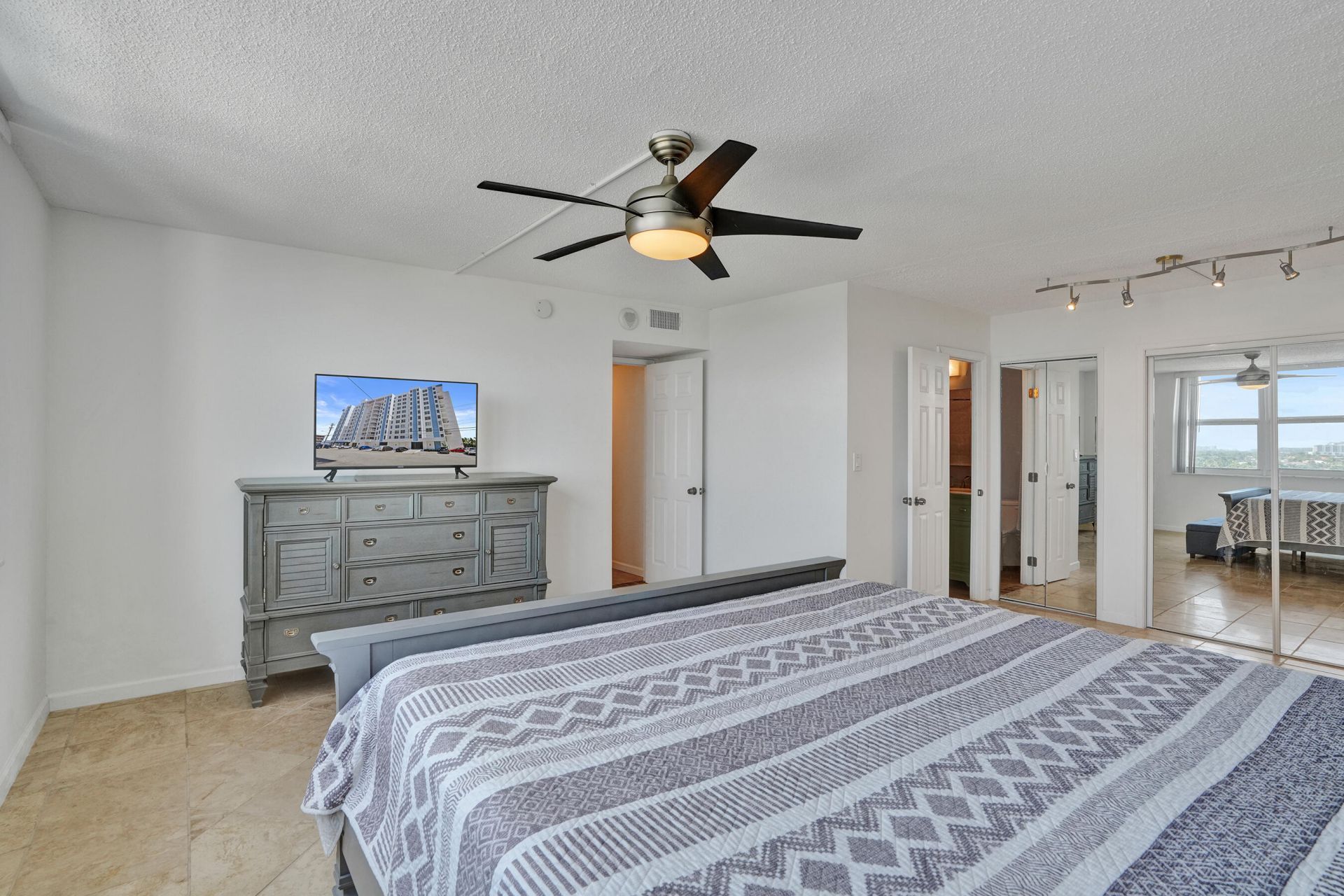 2881 NE 33rd Court, Unit 10b, Fort Lauderdale, FL 33306 Photo