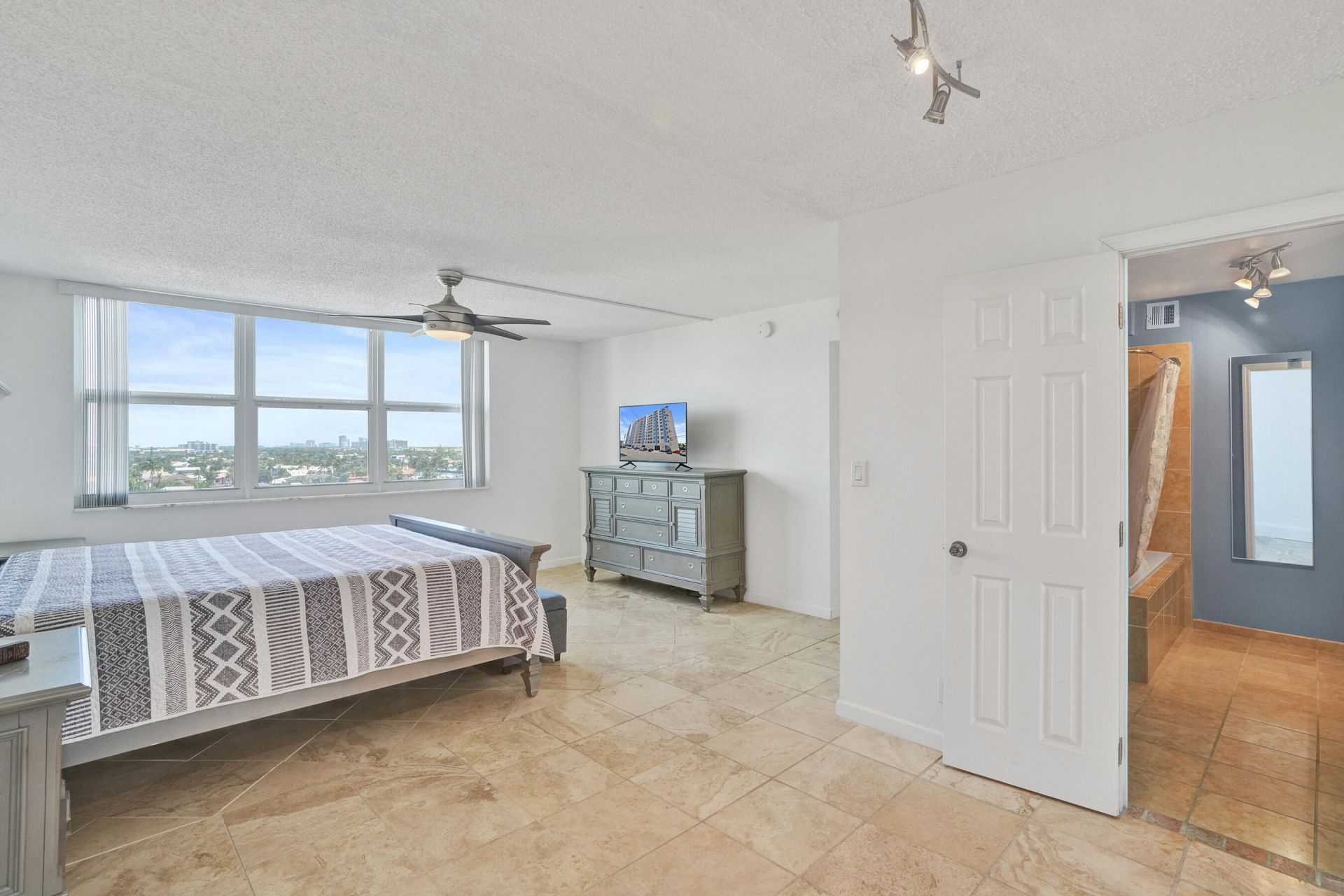 2881 NE 33rd Court, Unit 10b, Fort Lauderdale, FL 33306 Photo