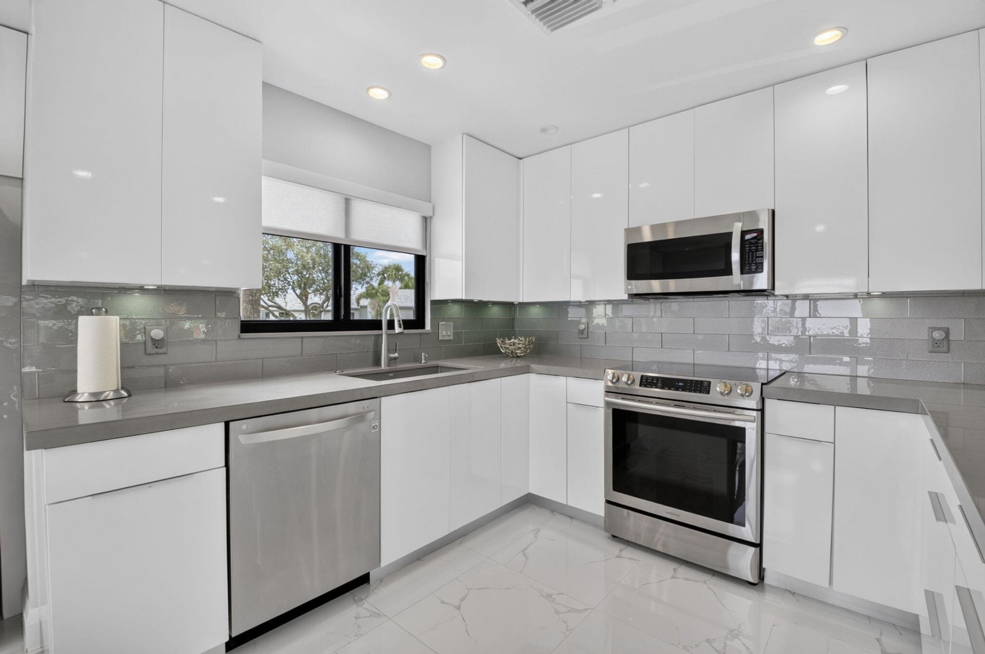 7665 Glendevon Lane, Unit 1605, Delray Beach, FL 33446 Photo
