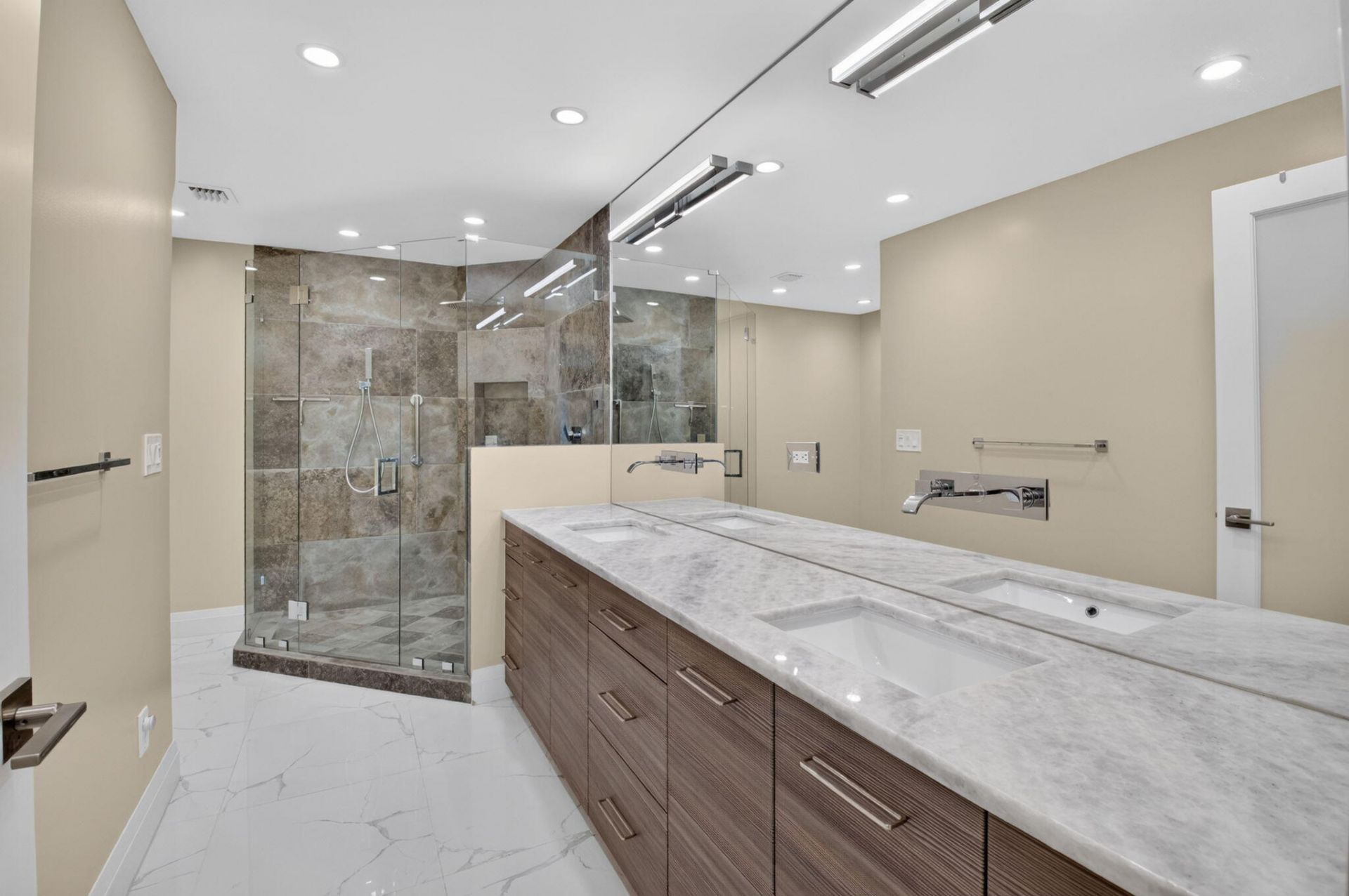 7665 Glendevon Lane, Unit 1605, Delray Beach, FL 33446 Photo