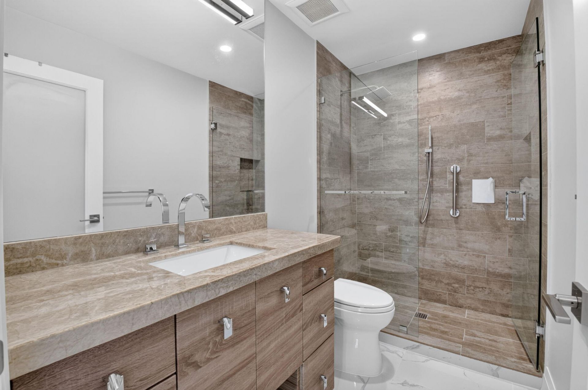7665 Glendevon Lane, Unit 1605, Delray Beach, FL 33446 Photo