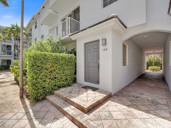 2725 NE 8th Avenue, Unit 104, Wilton Manors, FL 33334
