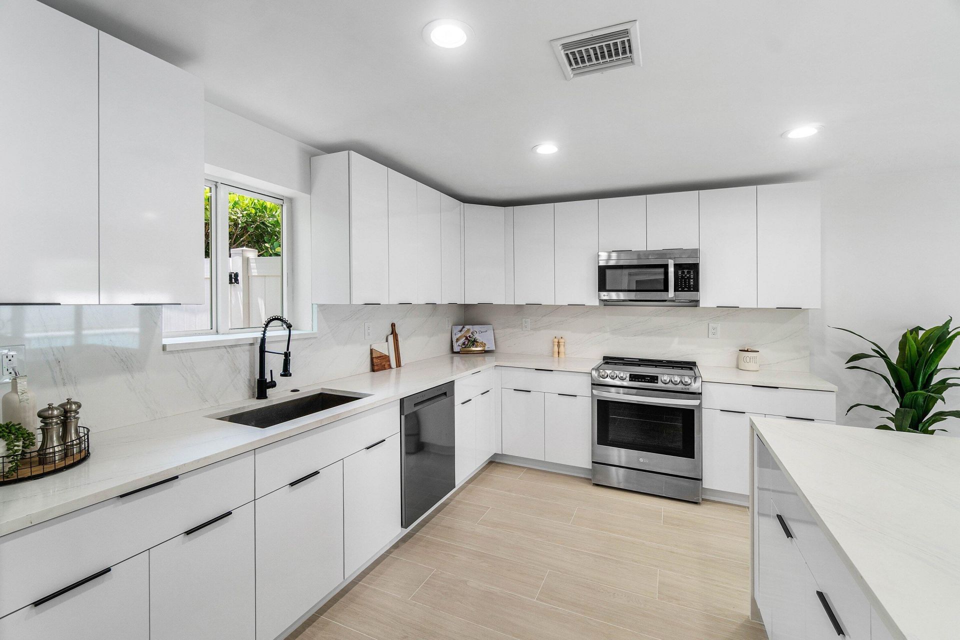 723 SW 27th Terrace, Boynton Beach, FL 33435 Photo
