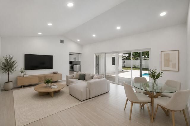 723 SW 27th Terrace, Boynton Beach, FL 33435 Photo